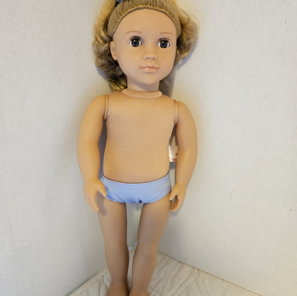 2023 OUR GENERATION 18"DOLL WITH 4PC OUTFIT INCLUDED - Picture 8 of 8